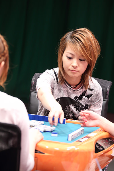 二階堂亜樹プロ 対局