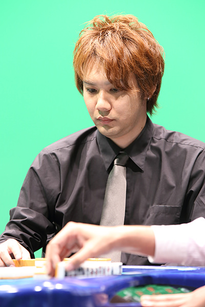 井出康平プロ 対局