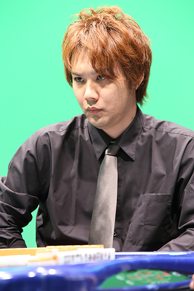 井出康平プロ 対局