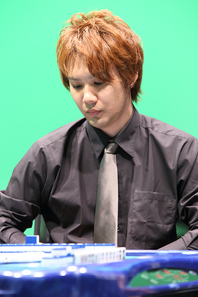 井出康平プロ 対局