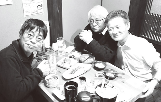 左から馬場裕一さん、近代麻雀二代目編集長・岡田和裕さん、麻将連合・高見沢治幸プロ（バビィの新・「プロ論」）