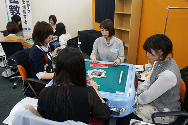 麻雀大会「第一回マグカップ」マージャン女子