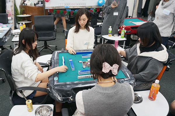 麻雀大会「第一回マグカップ」マージャン女子 決勝戦